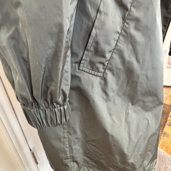 ST. JOHN SPORT DARK MINT OLIVE RAIN LIGHT COAT JACKET SIZE M - Picture 5 of 14
